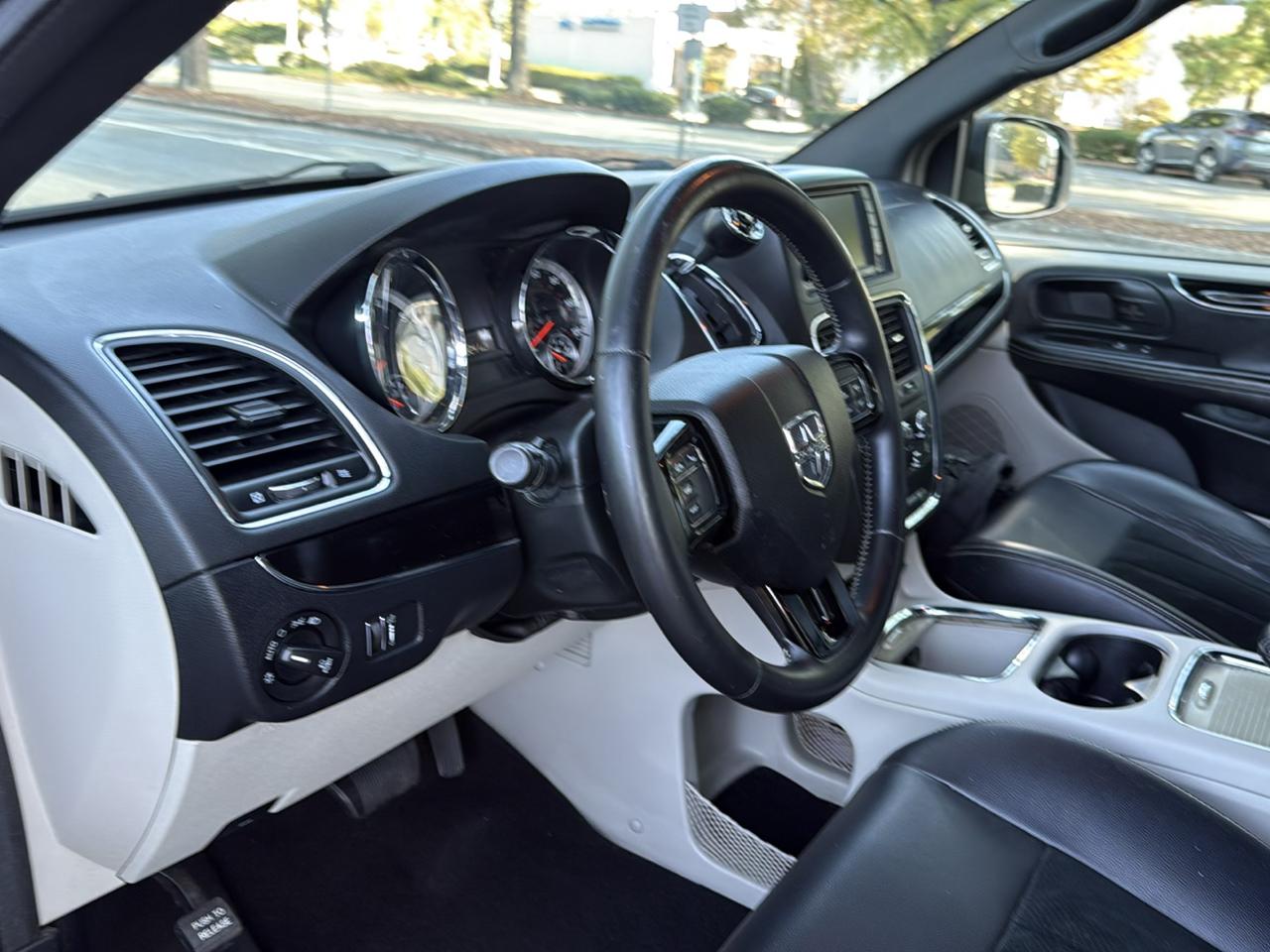 Dodge Grand Caravan SXT 2017