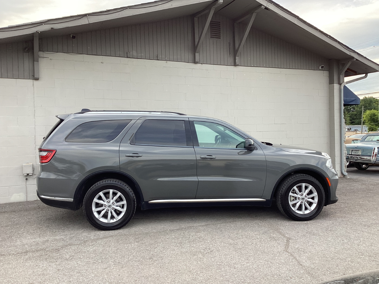 2023 Dodge Durango SXT photo 2