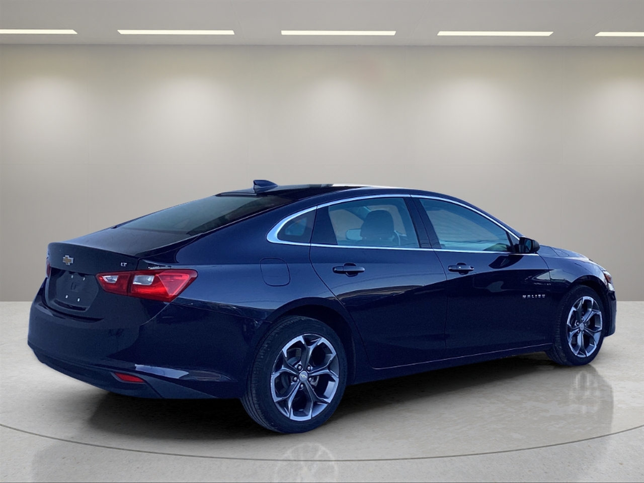 2024 Chevrolet Malibu 1LT photo 2