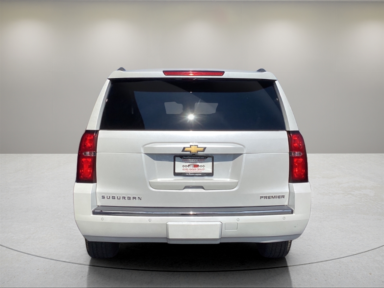2019 Chevrolet Suburban Premier photo 3