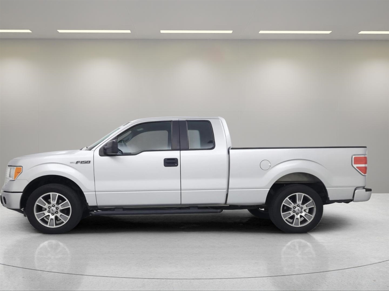 Ford F-150 STX SuperCab 2WD 2013