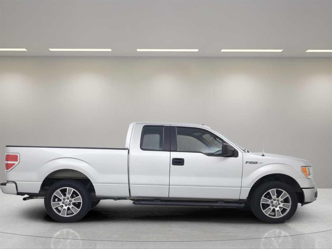 Ford F-150 STX SuperCab 2WD 2013