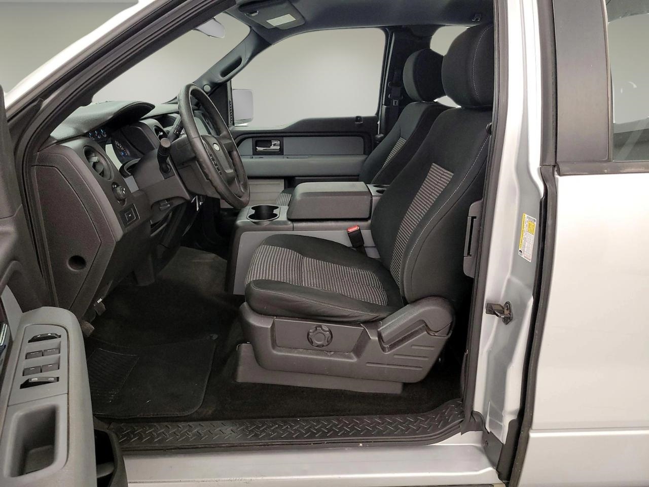 Ford F-150 STX SuperCab 2WD 2013