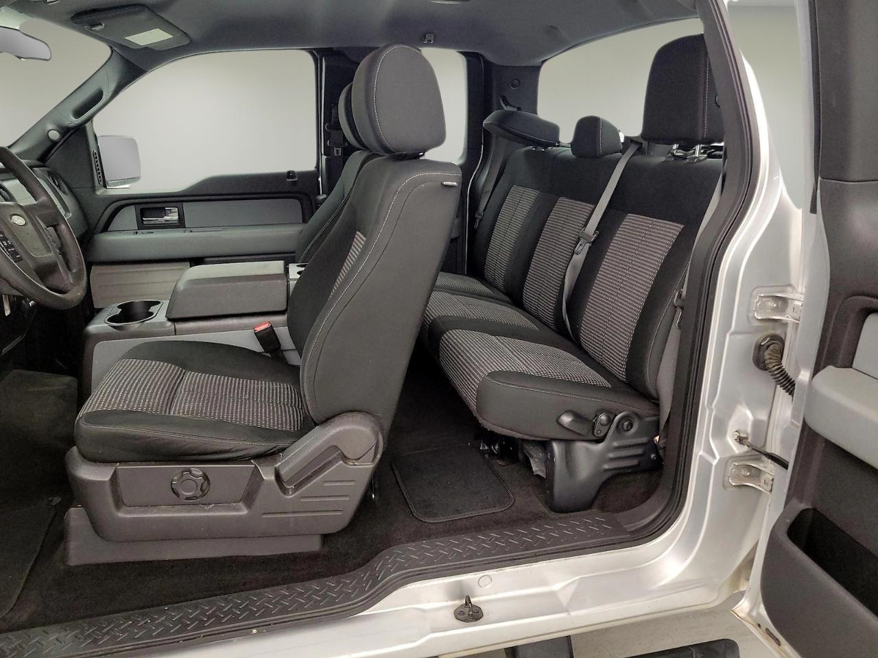 Ford F-150 STX SuperCab 2WD 2013