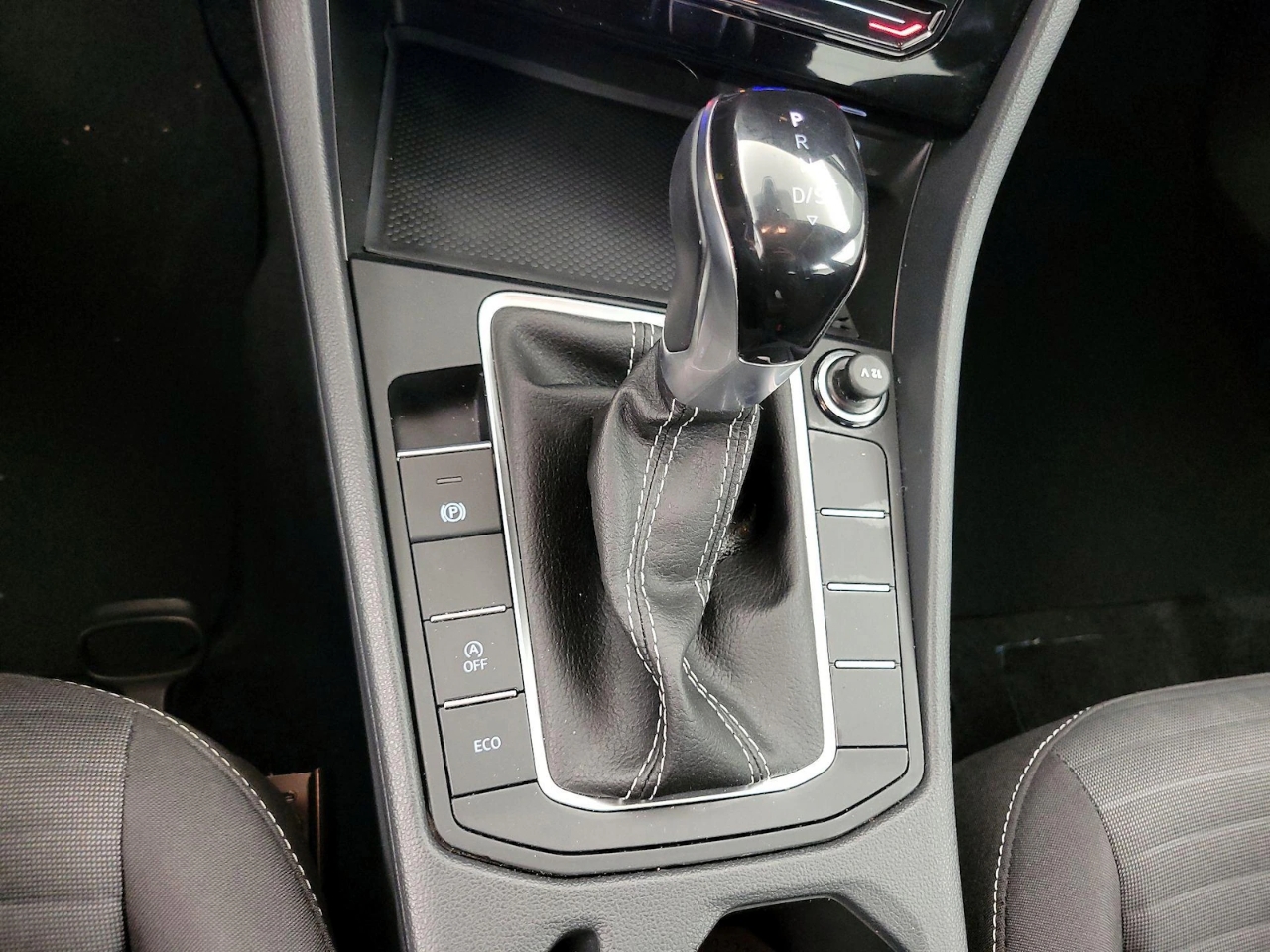 Volkswagen Jetta S 2025