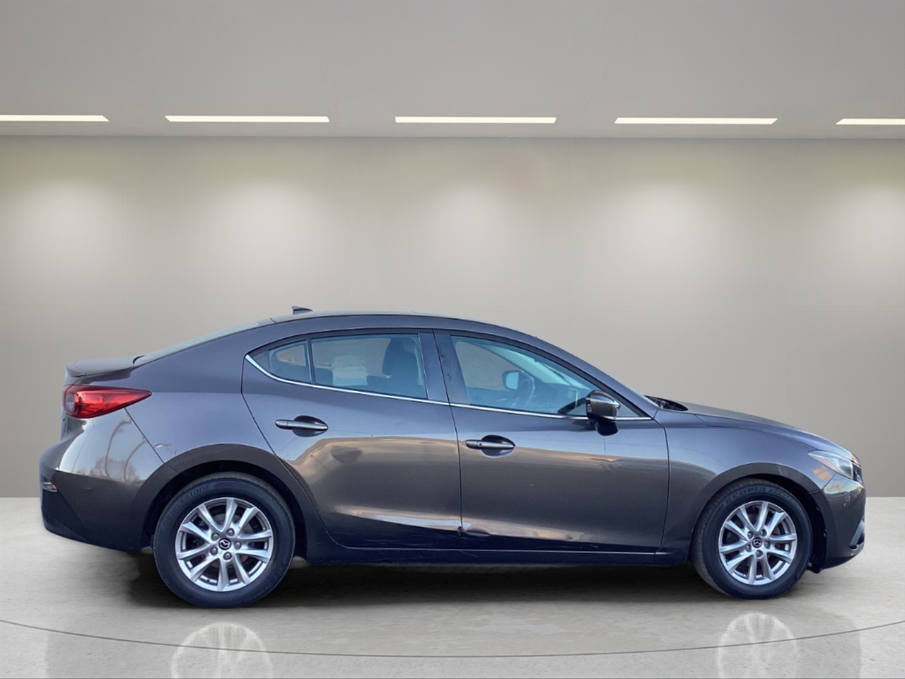 2016 Mazda Mazda3 Grand Touring photo 2