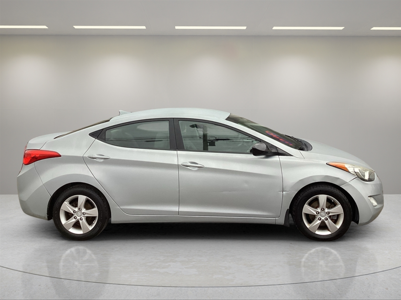 Hyundai Elantra GLS M/T 2013