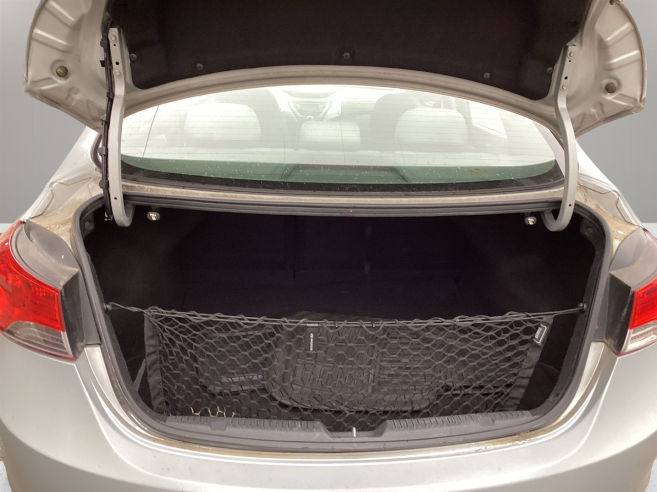 Hyundai Elantra GLS M/T 2013