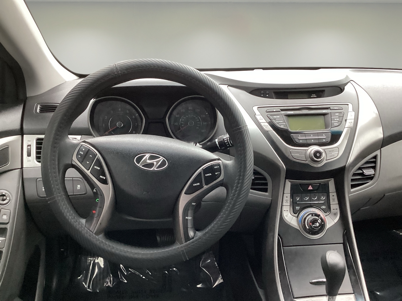 Hyundai Elantra GLS M/T 2013