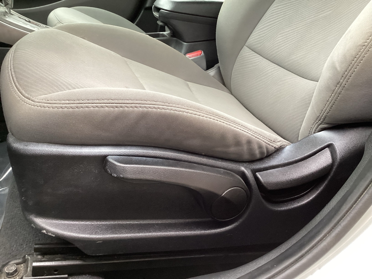 Hyundai Elantra GLS M/T 2013