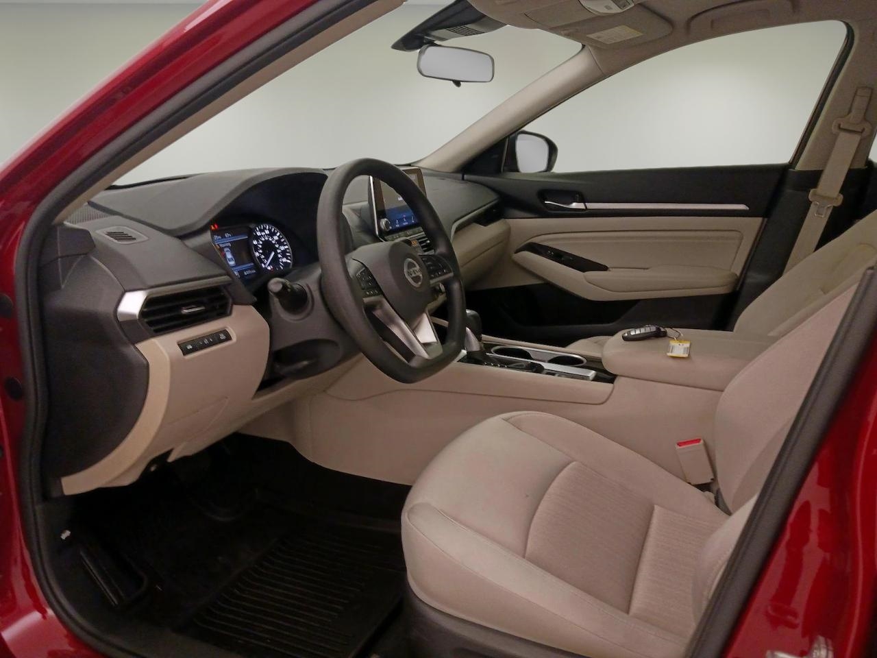 Nissan Altima 2.5 SV 2025