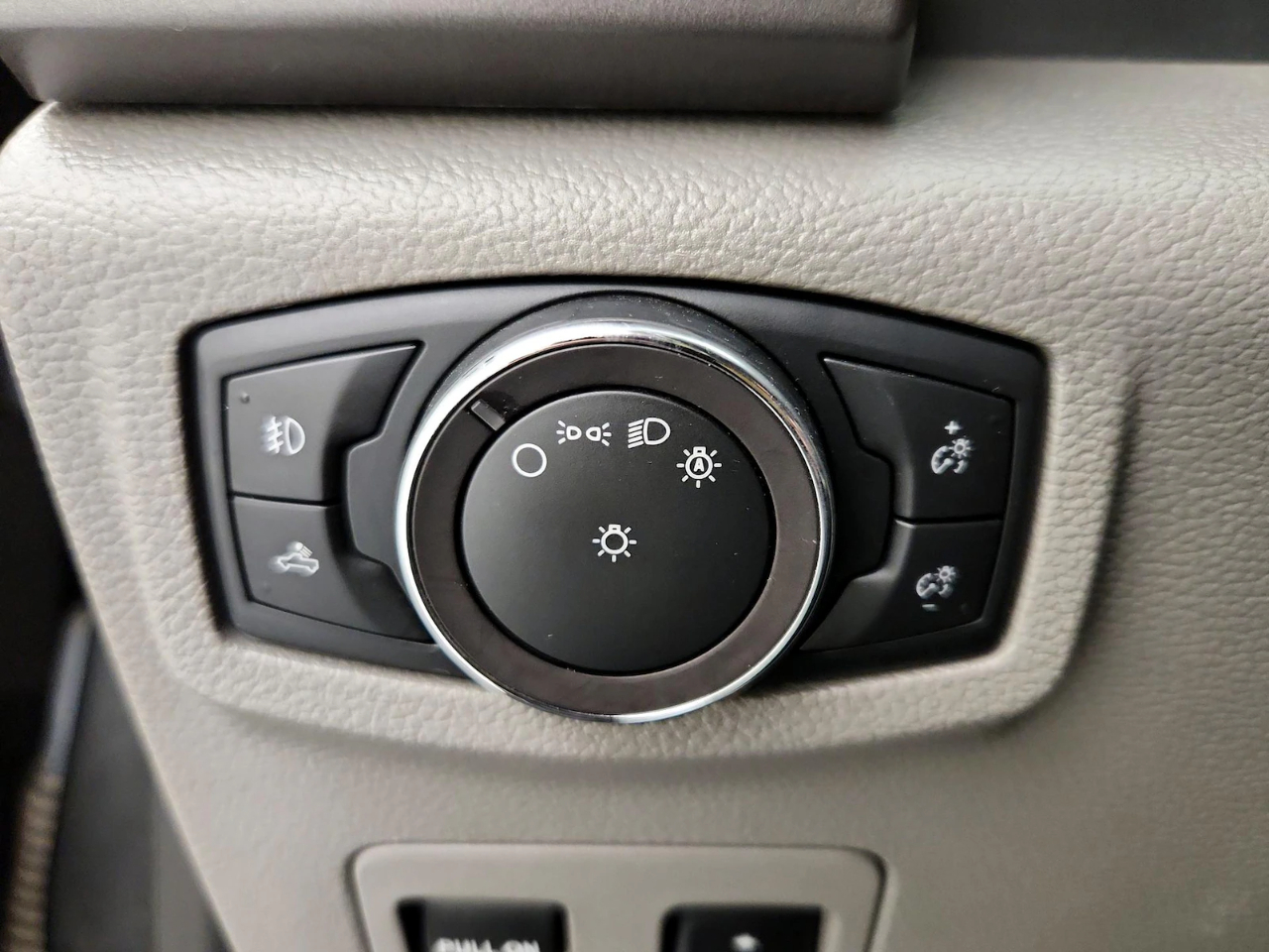 Ford F-150 XL SuperCrew 5.5-ft. Bed 2WD 2019