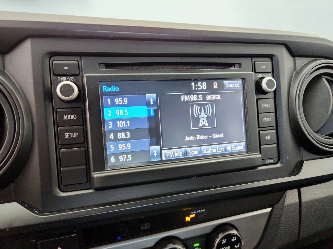 Toyota Tacoma SR5 Access Cab I4 6AT 2WD 2018