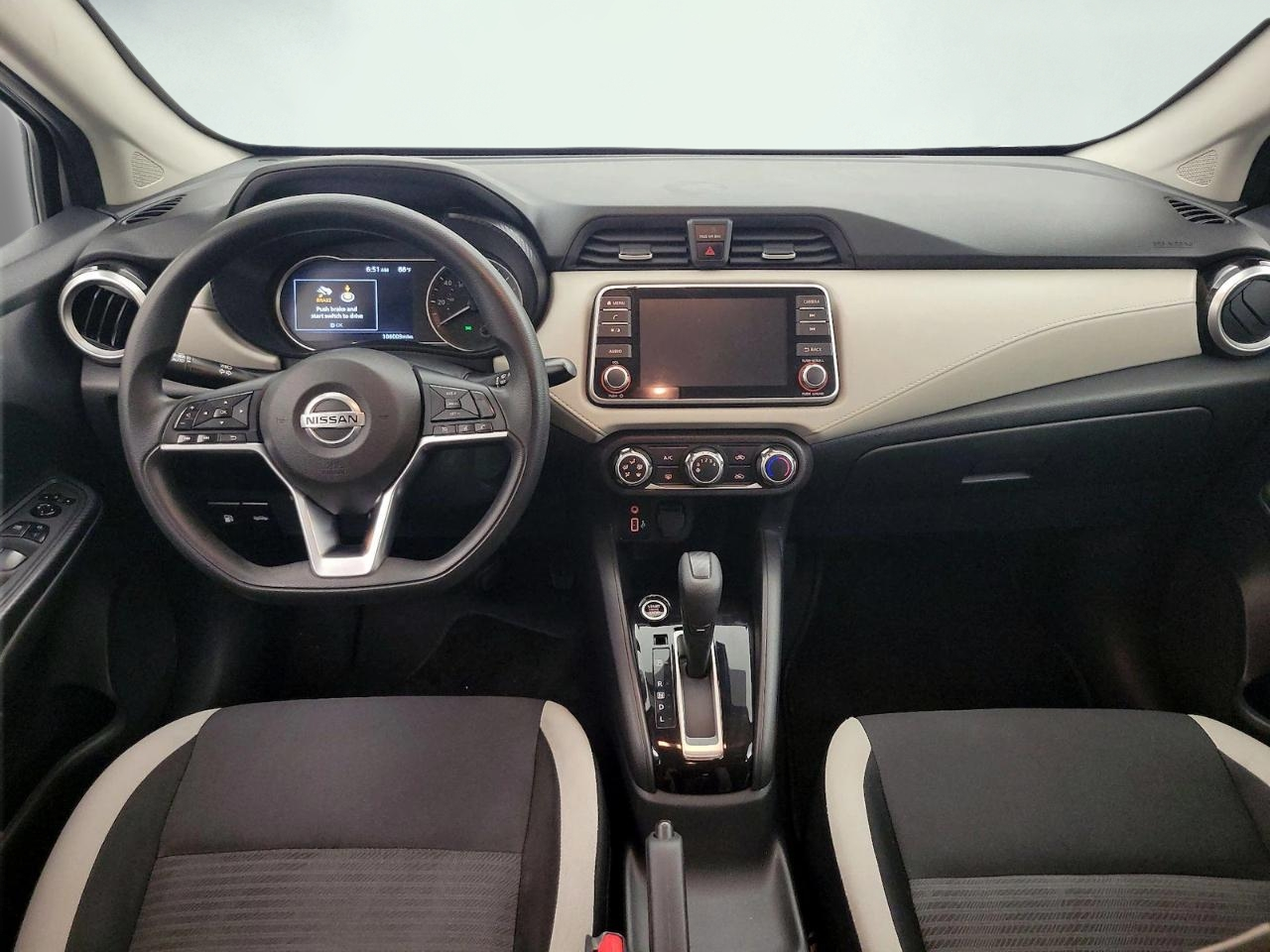 Nissan Versa SV 2022