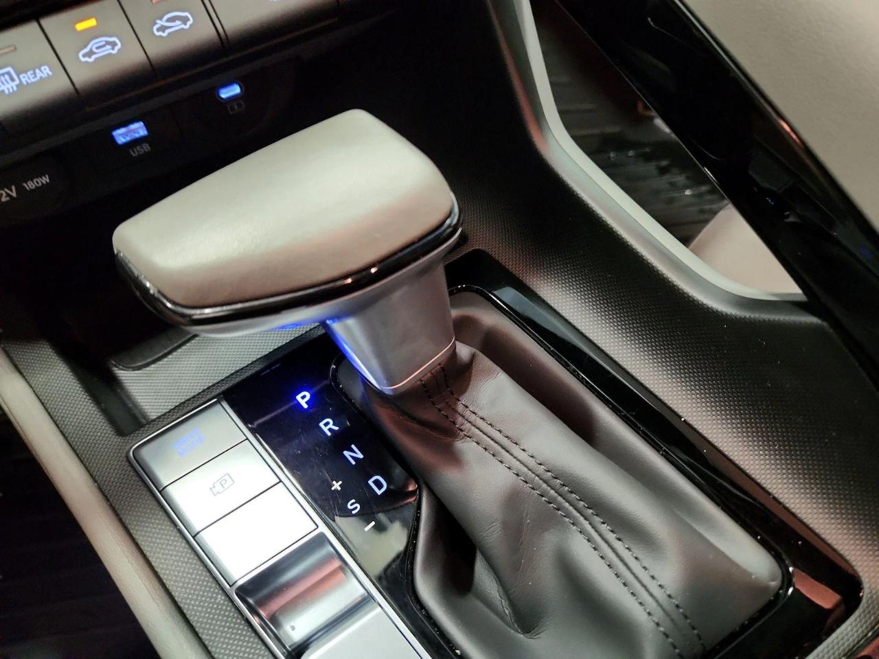 Hyundai Elantra SEL Convenience 2025