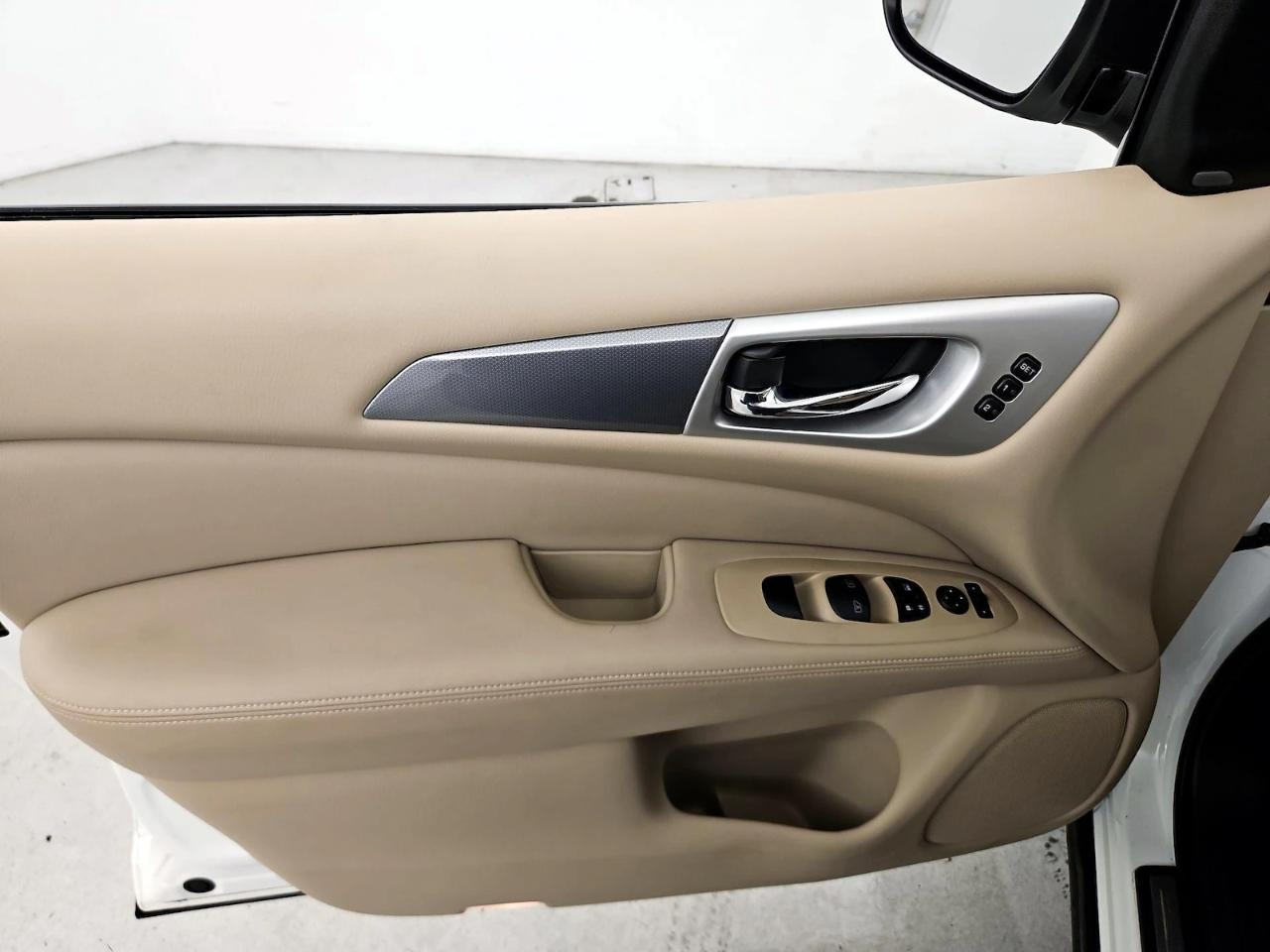 Nissan Pathfinder SL 4WD 2020