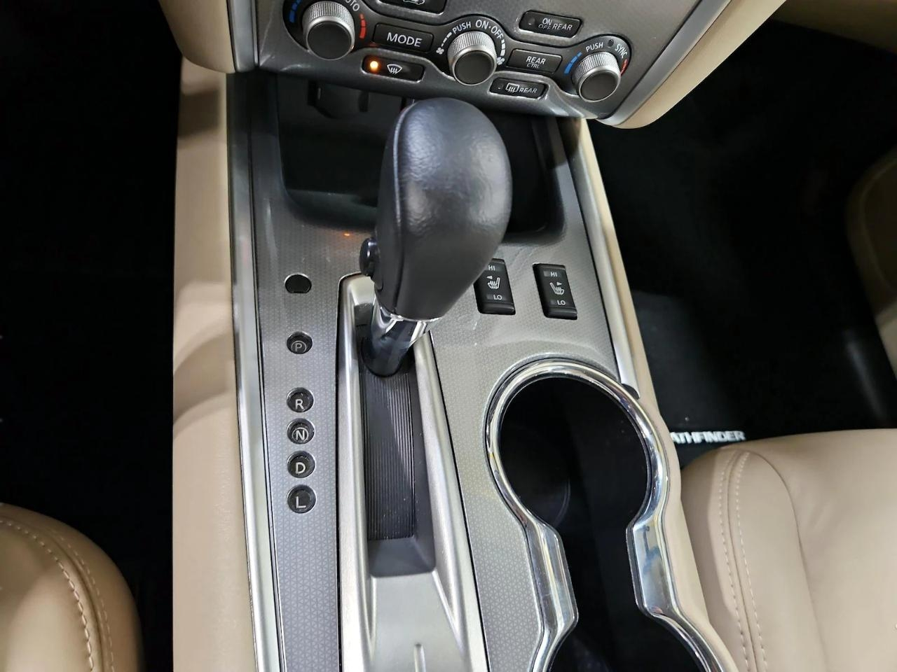 Nissan Pathfinder SL 4WD 2020