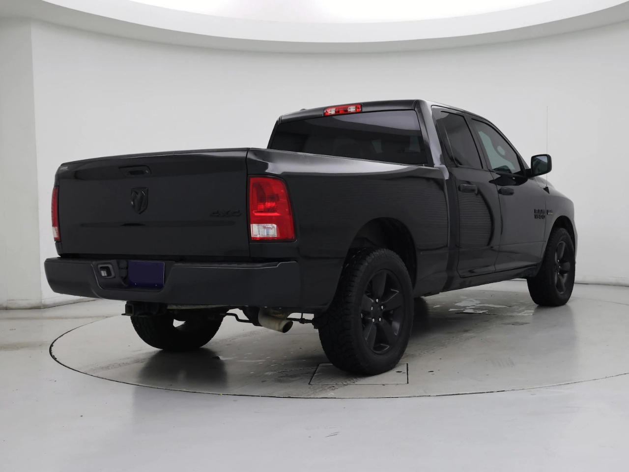RAM 1500 Classic Warlock 4x4 Crew Cab 5'7" Box 2019
