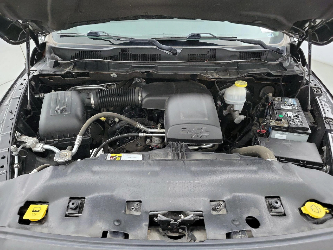 RAM 1500 Classic Warlock 4x4 Crew Cab 5'7" Box 2019