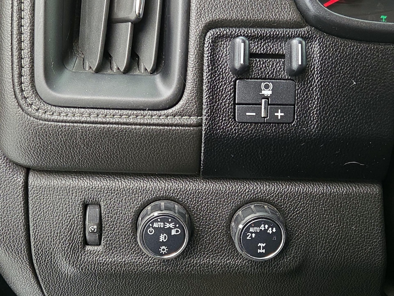 GMC Canyon Denali Crew Cab 2WD Long Box 2018