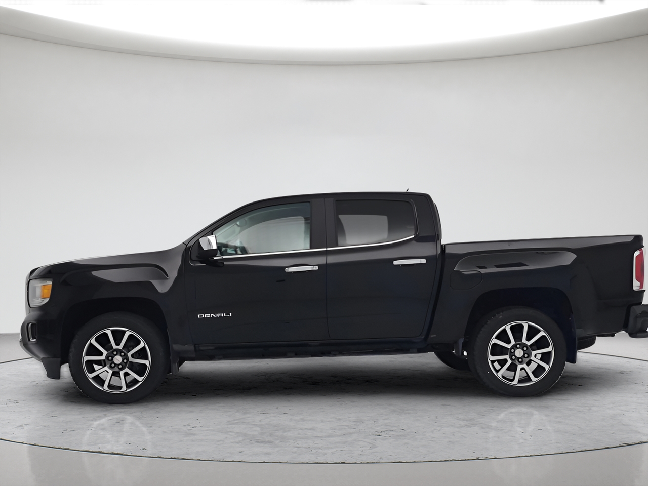 GMC Canyon Denali Crew Cab 2WD Long Box 2018