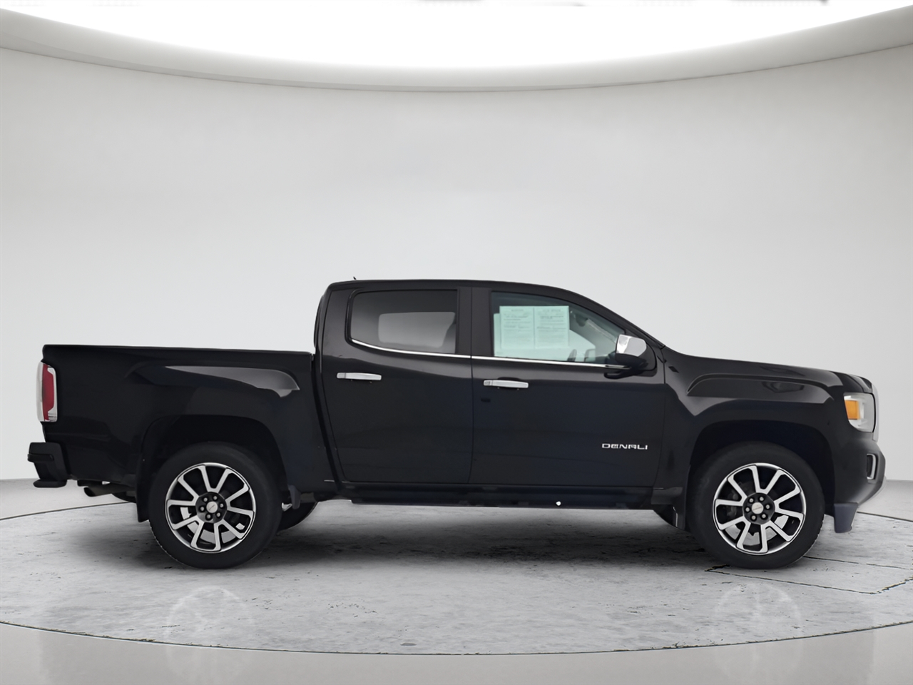 GMC Canyon Denali Crew Cab 2WD Long Box 2018