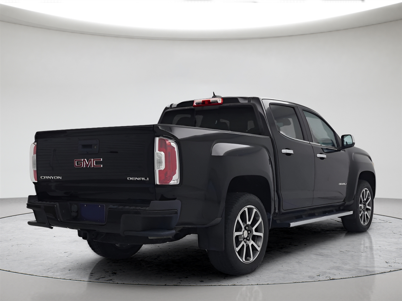 GMC Canyon Denali Crew Cab 2WD Long Box 2018