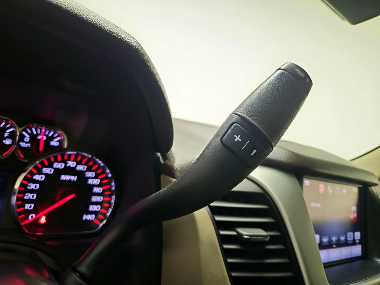 GMC Yukon SLT 2WD 2017