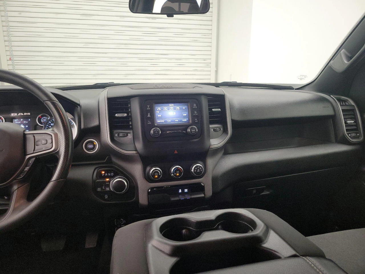 RAM 1500 SLT Quad Cab 4WD 2024