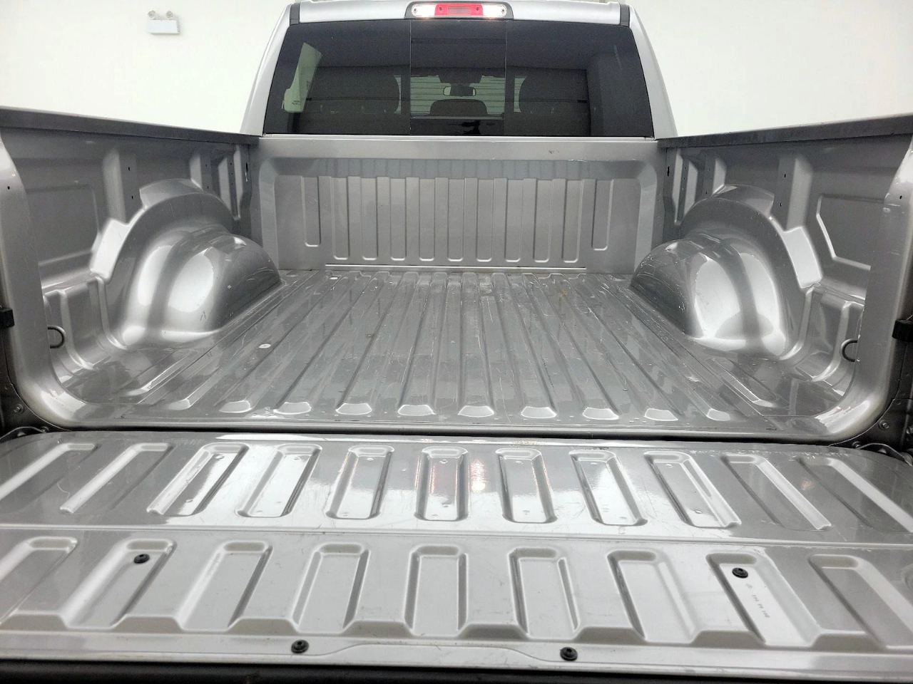 RAM 1500 SLT Quad Cab 4WD 2024