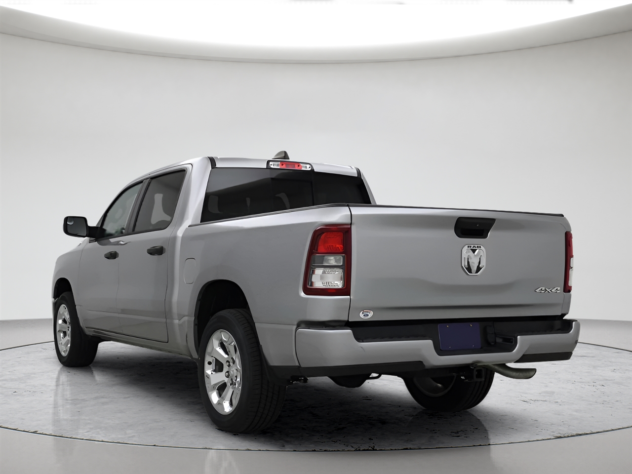 RAM 1500 SLT Quad Cab 4WD 2024