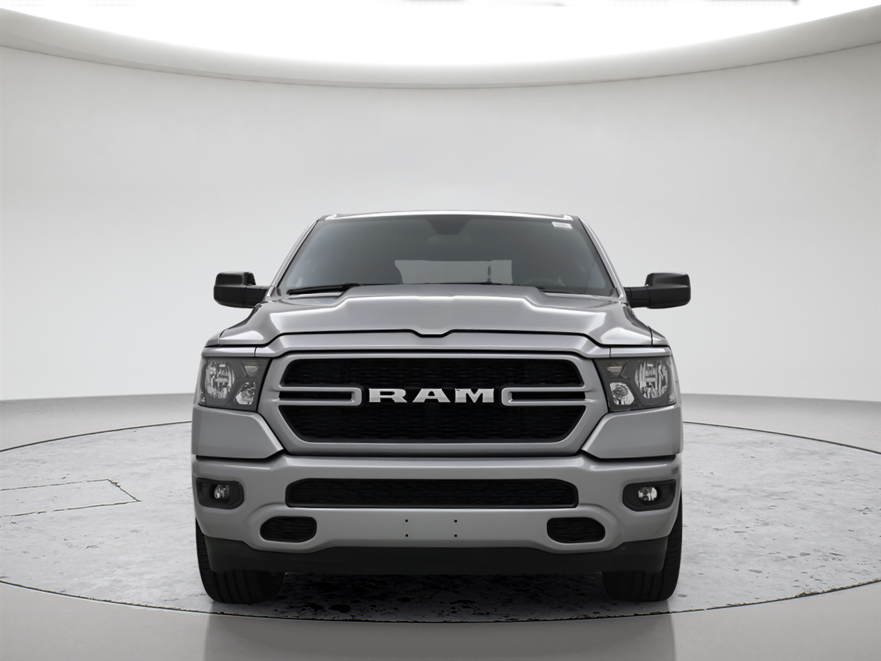 RAM 1500 SLT Quad Cab 4WD 2024