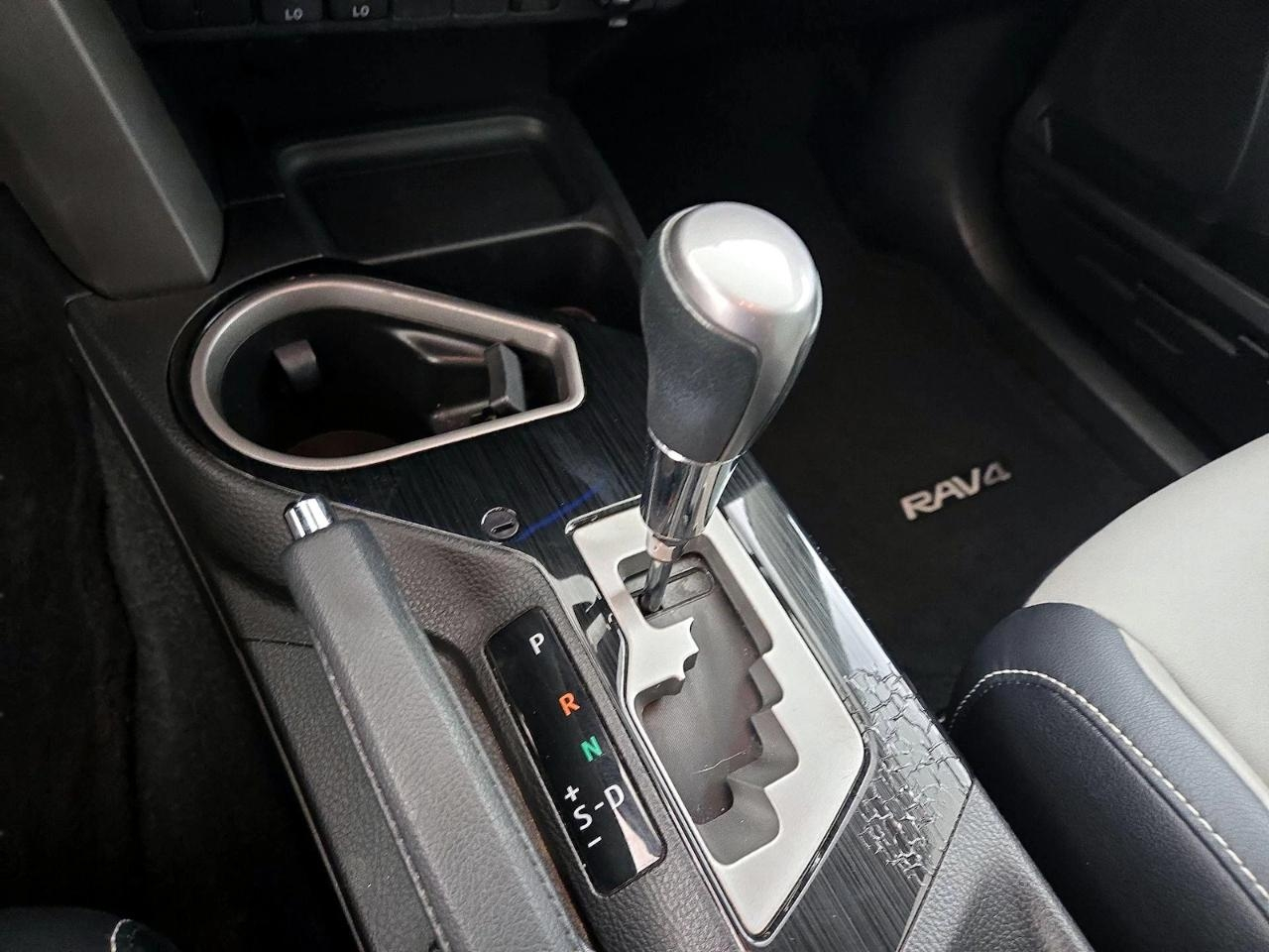 Toyota RAV4 Limited FWD 2017