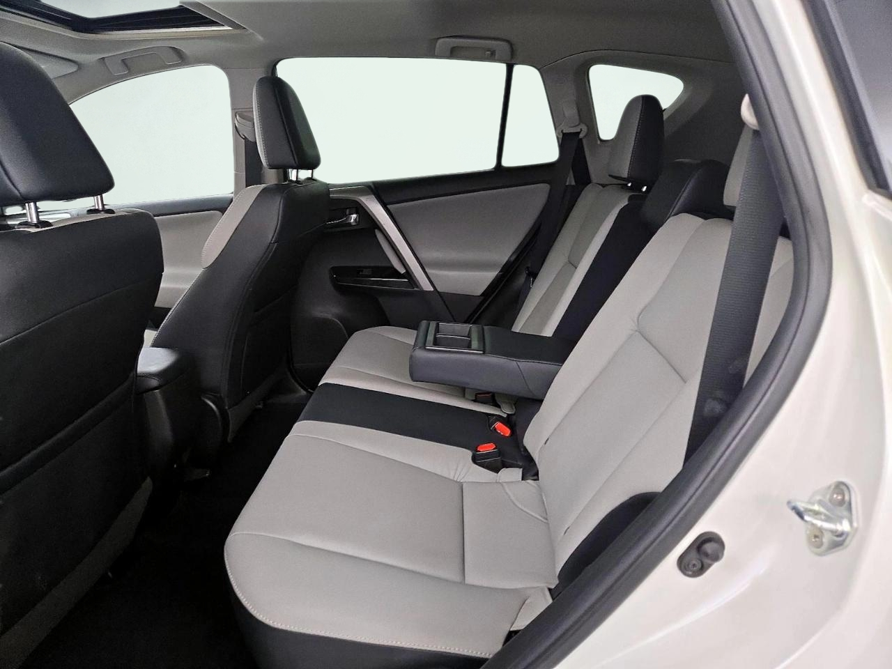 Toyota RAV4 Limited FWD 2017