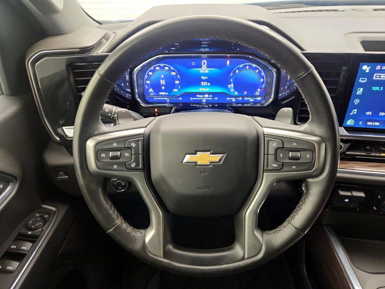 Chevrolet Silverado 1500 LTZ Crew Cab 4WD 2023