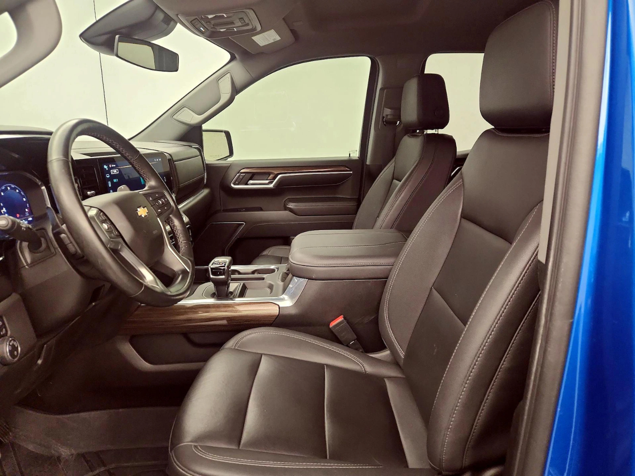 Chevrolet Silverado 1500 LTZ Crew Cab 4WD 2023