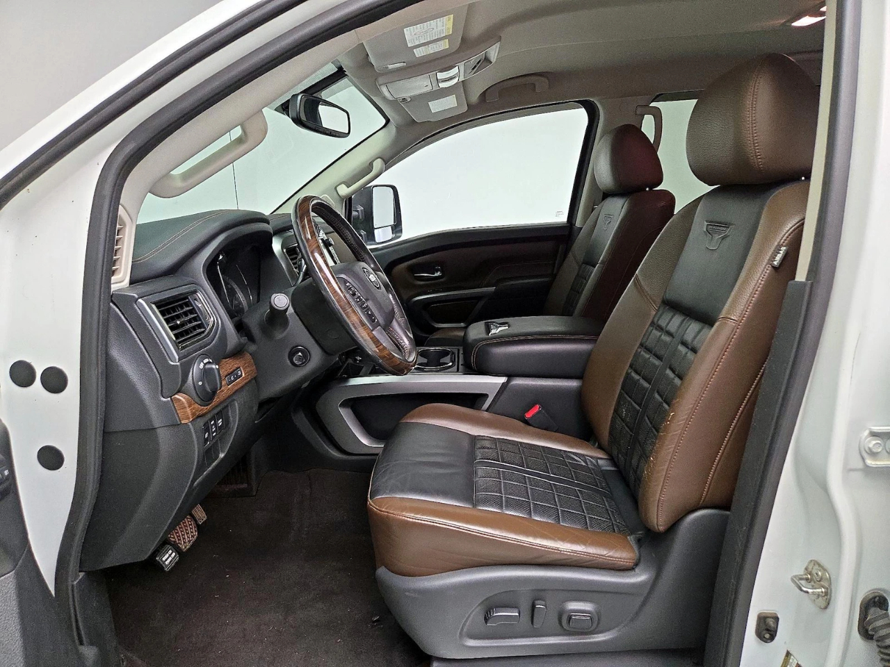 Nissan Titan XD PRO-4X Crew Cab 4WD Diesel 2018