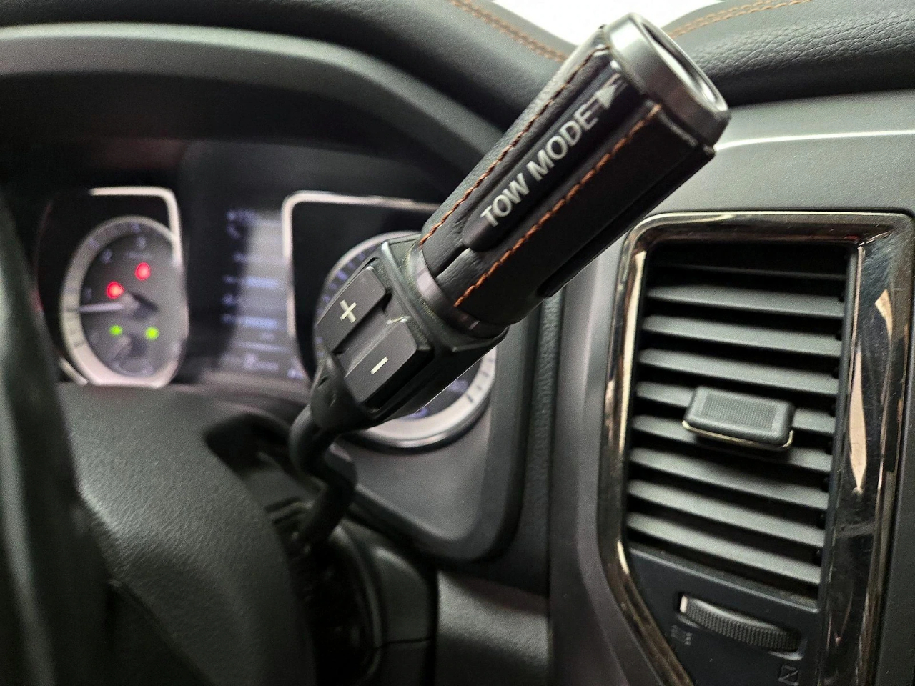 Nissan Titan XD PRO-4X Crew Cab 4WD Diesel 2018