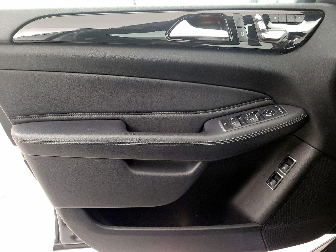 Mercedes-Benz GLS  2017