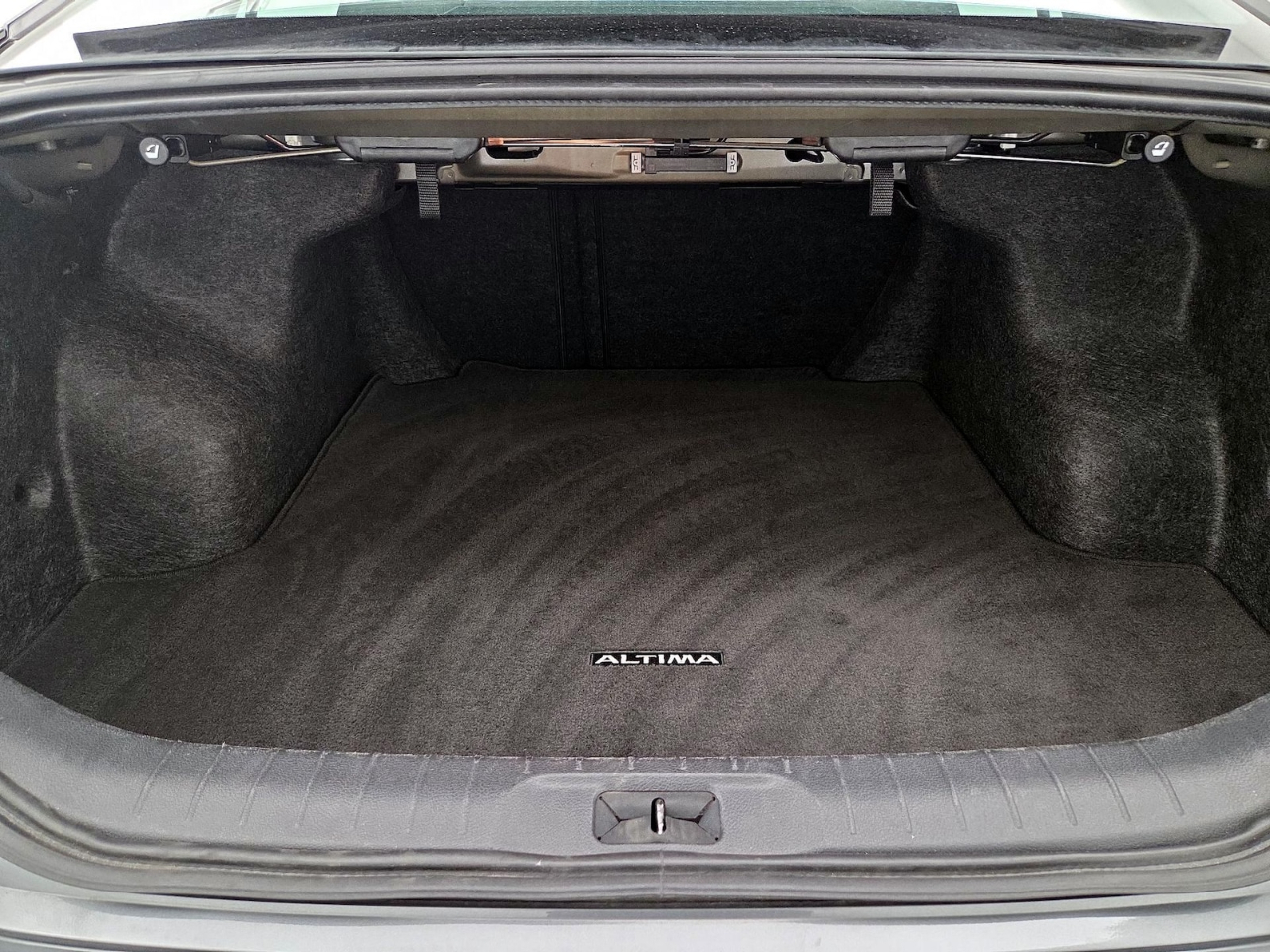 Nissan Altima 2.5 SV 2025