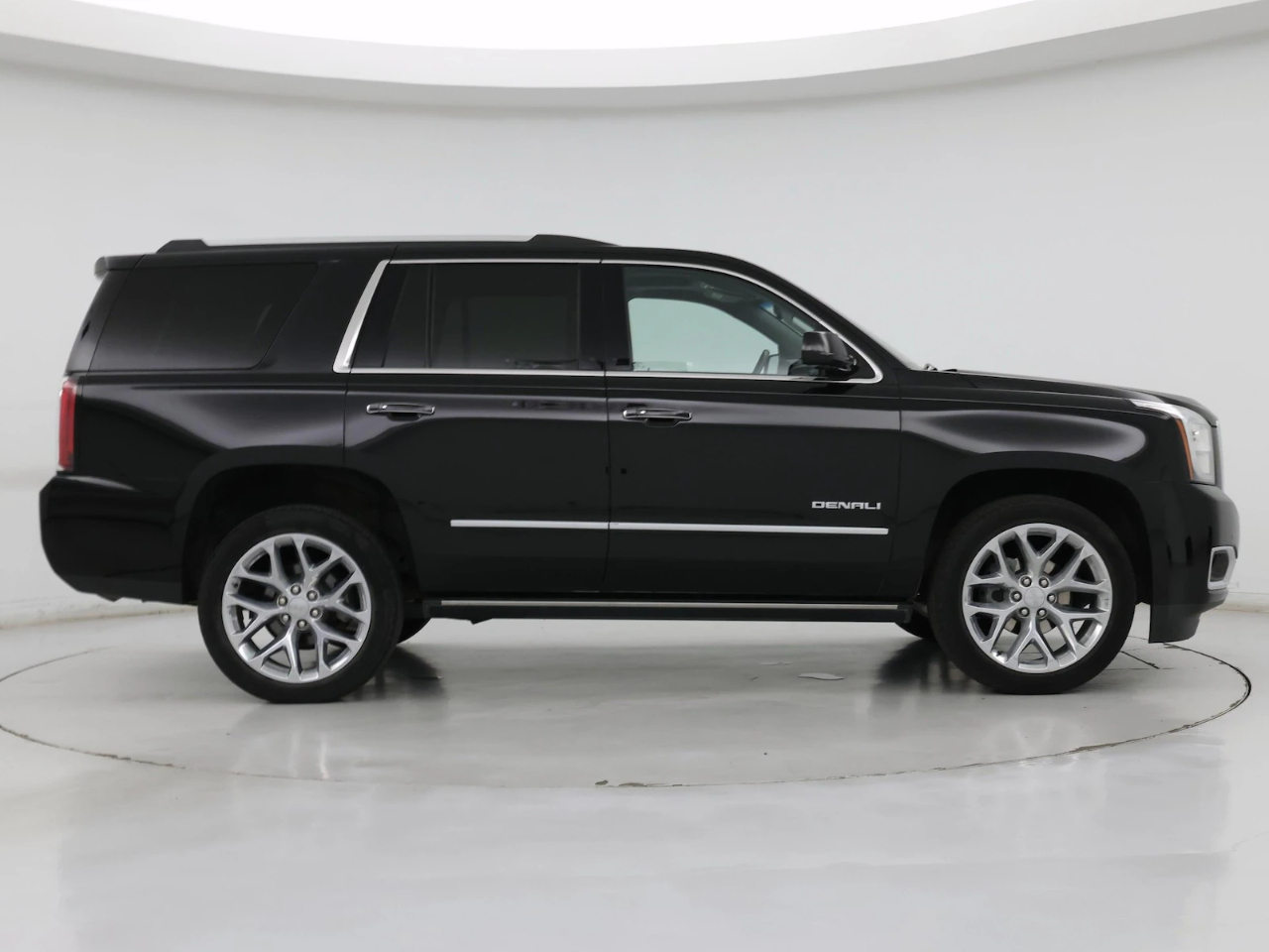 GMC Yukon Denali 4WD 2017