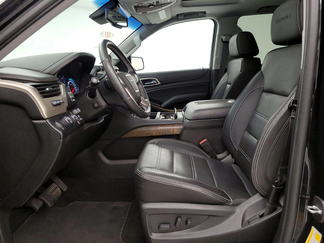 GMC Yukon Denali 4WD 2017