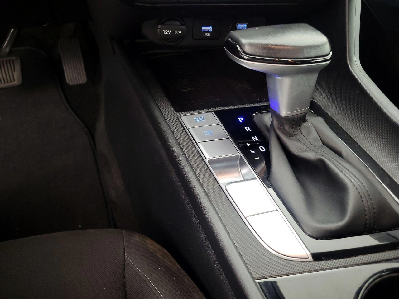 Hyundai Elantra Limited 2023