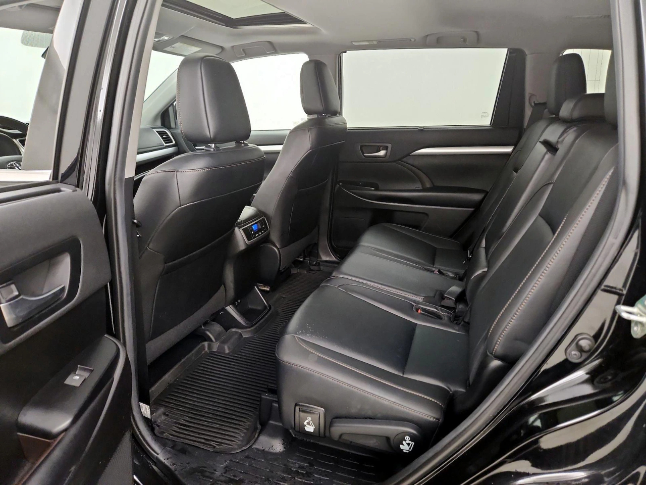 Toyota Highlander XLE FWD V6 2019