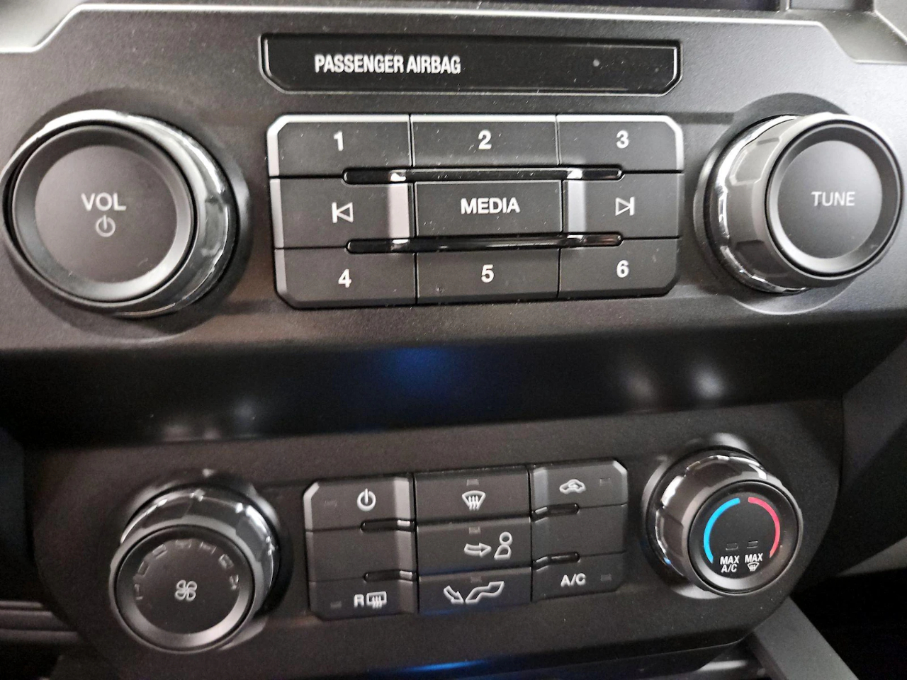 Ford F-150 XL SuperCrew 5.5-ft. Bed 4WD 2019