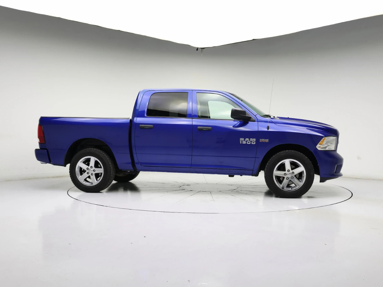 RAM 1500 Classic Tradesman Crew Cab SWB 2WD 2022