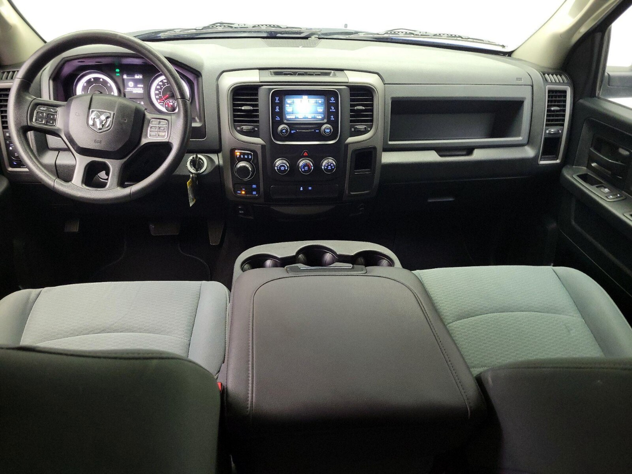 RAM 1500 Classic Tradesman Crew Cab SWB 2WD 2022