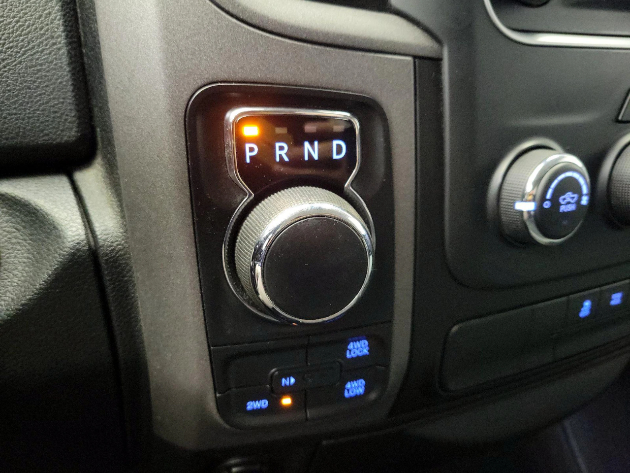 RAM 1500 Classic Tradesman Crew Cab SWB 2WD 2022