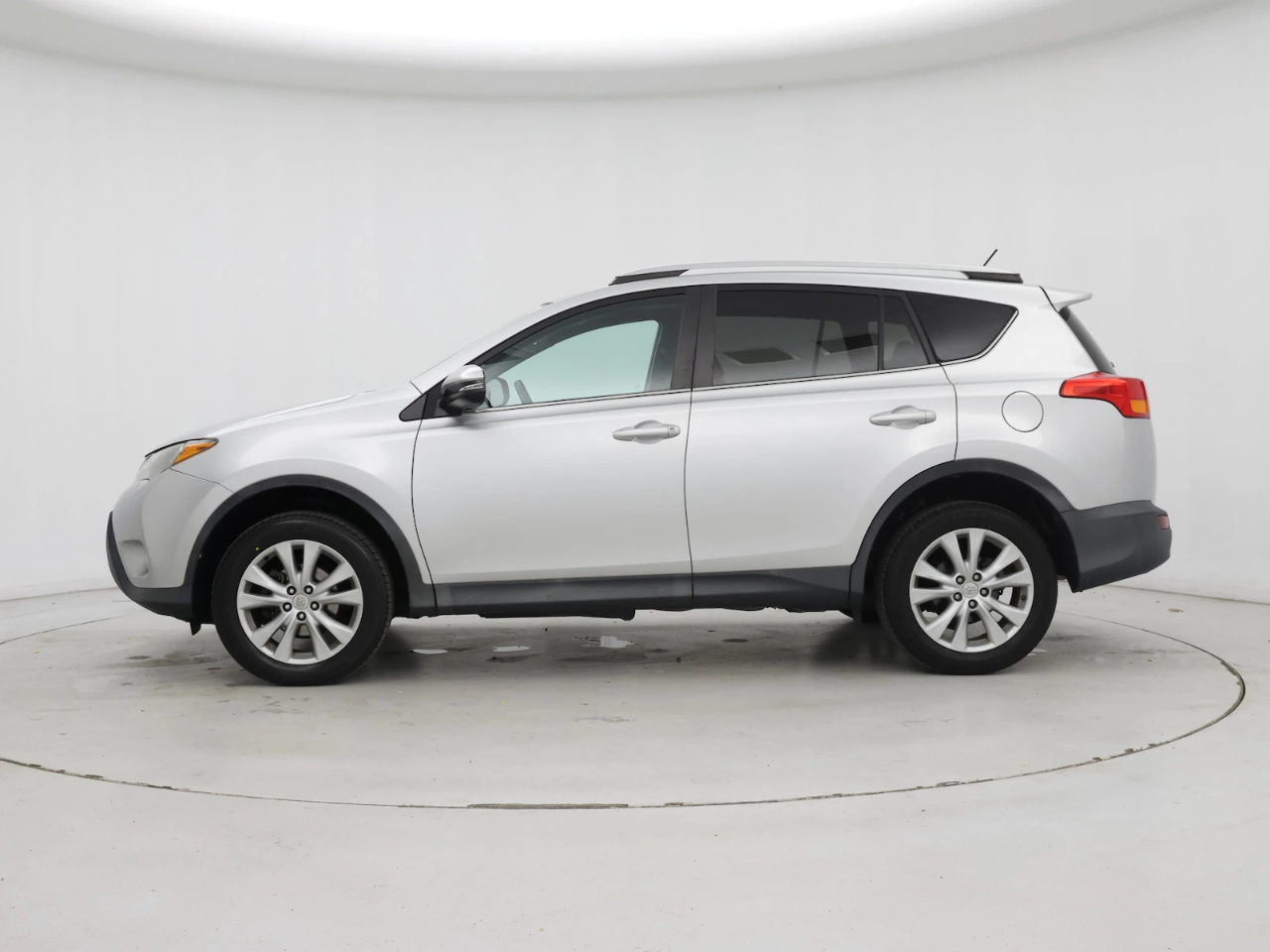 Toyota RAV4 XLE FWD 2018