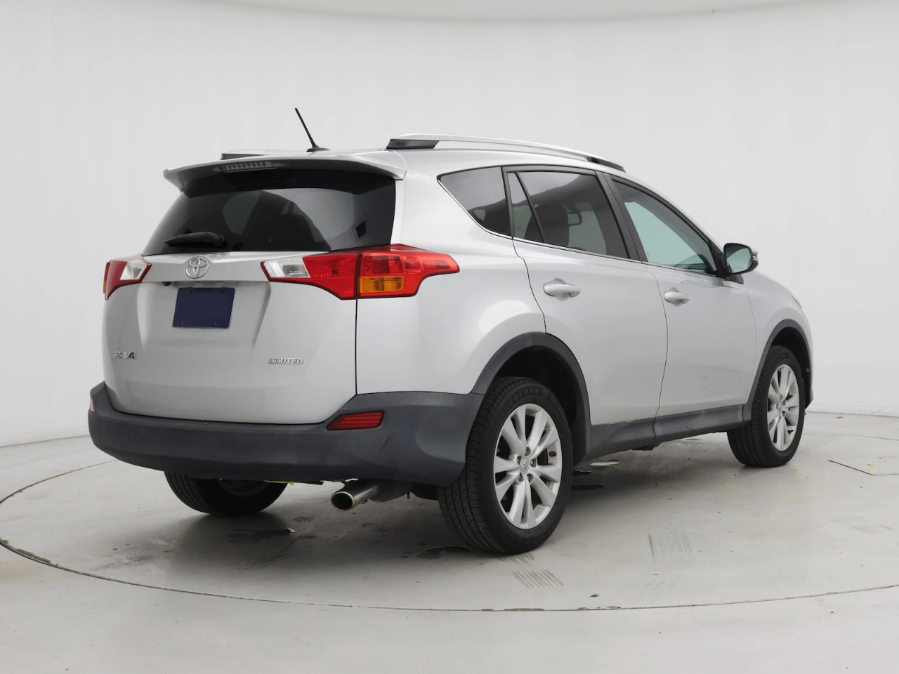 Toyota RAV4 XLE FWD 2018